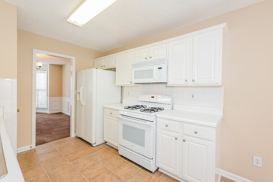 Building Photo - 4375 Ridgefair Dr