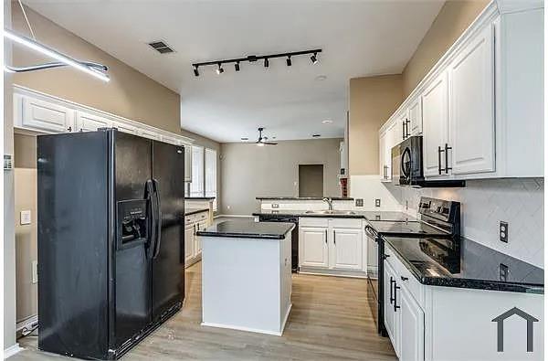 Building Photo - 11304 Amber Valley Dr