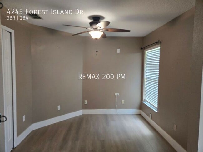 Building Photo - 4245 Forest Island Dr