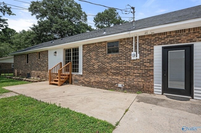 Building Photo - 117 Bates St