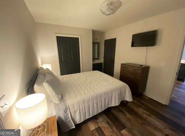 Building Photo - 683 Grant St