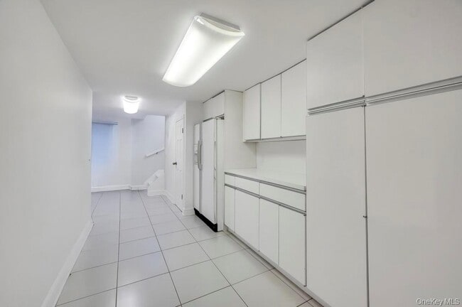 Building Photo - 22 Bayside Dr