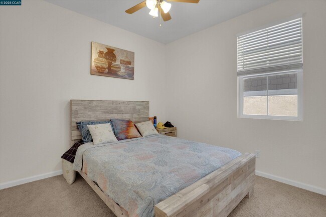 Building Photo - 351 Coolcrest Dr