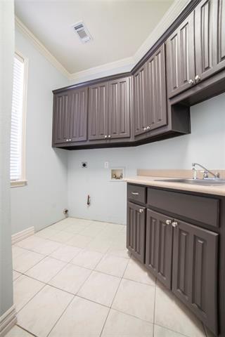 Building Photo - 2423 River Rock Cir