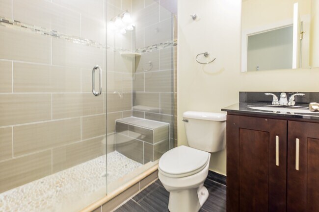 Building Photo - 1541 Ogden St