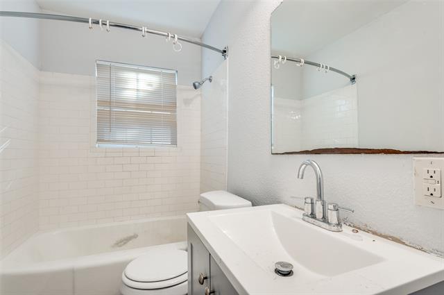 Building Photo - 1410 S W St