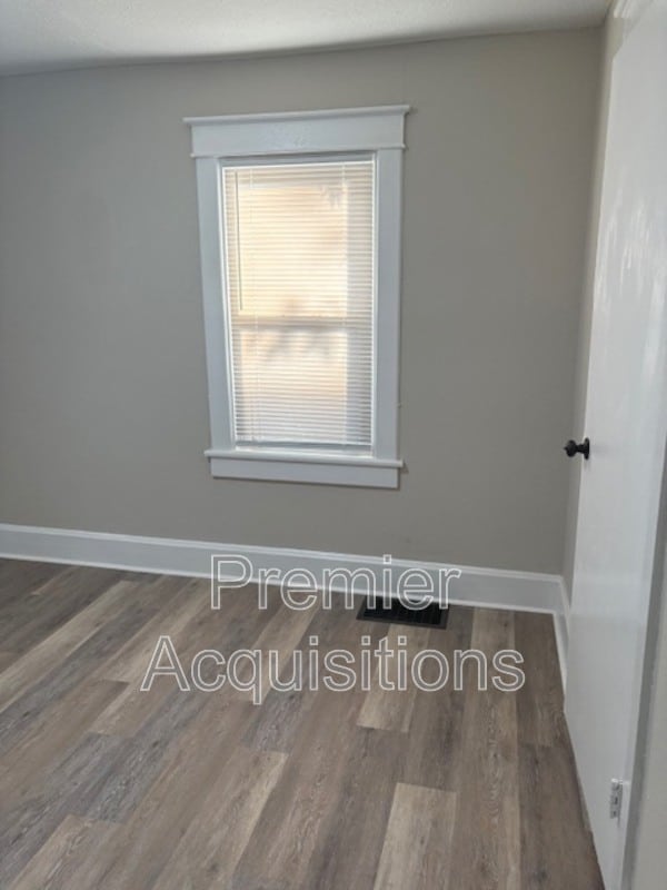 Building Photo - 3318 Fernwood Ave