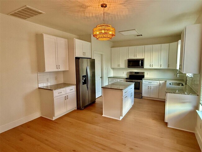 Building Photo - 203 Northern Trail