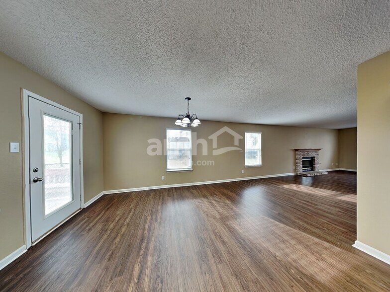 Building Photo - 19354 Tradewinds Dr
