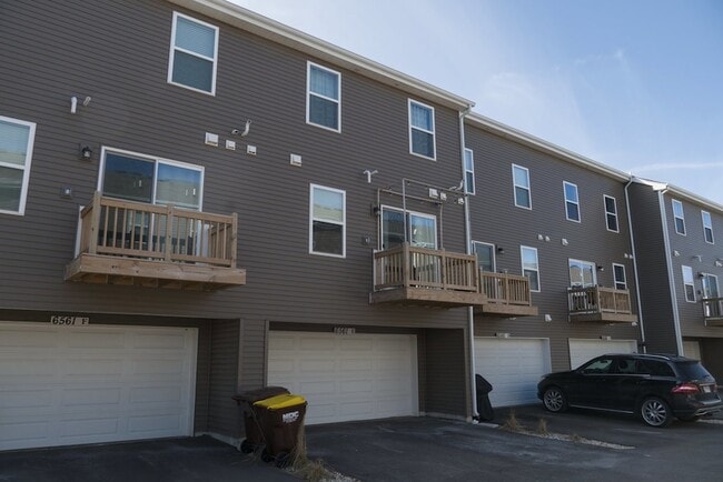 Building Photo - 6561 Sassafras Wy