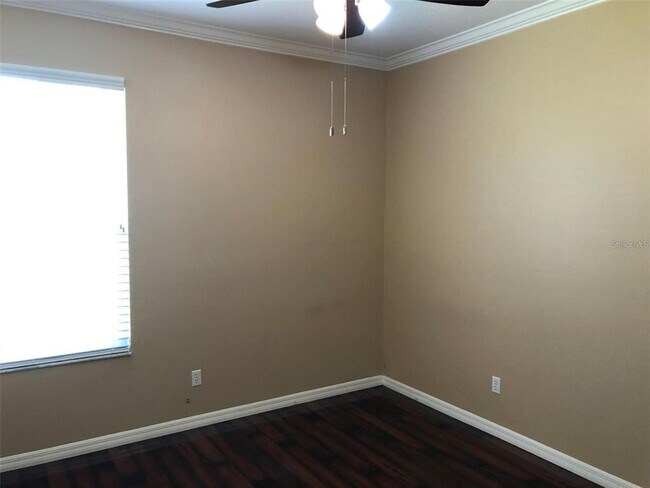 Building Photo - 925 Saza Run