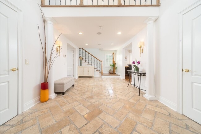 Building Photo - 87 Arleigh Rd