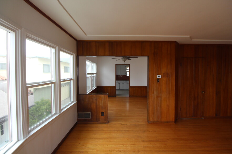 TOWARDS DINING ROOM AND KITCHEN - 315 33rd St