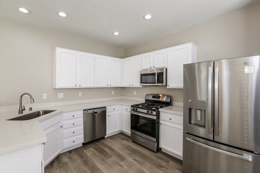 Building Photo - 9245 Lowery Point Ct