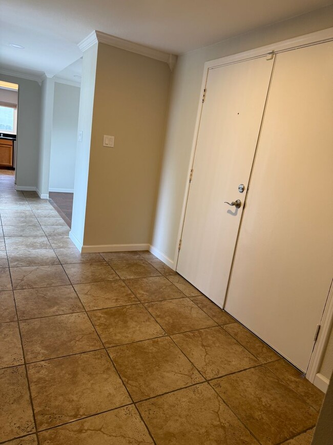 Building Photo - 1816 Boxwood Dr