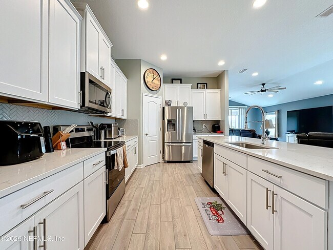 Building Photo - 65849 Edgewater Dr