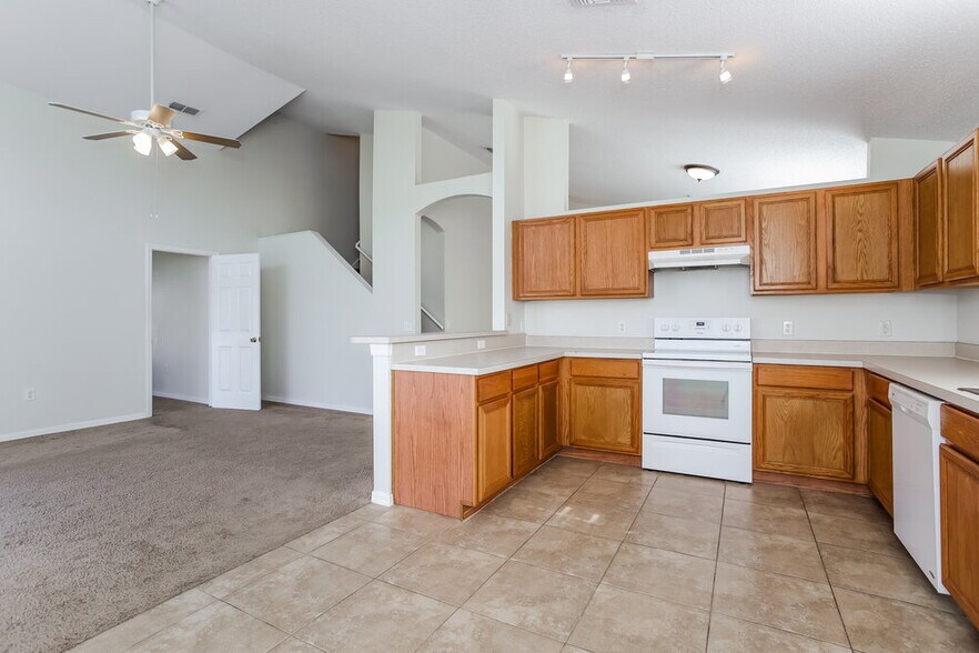 Building Photo - 1300 Creekview Ct