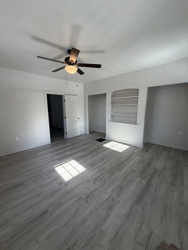 Building Photo - 1015 Eastman St