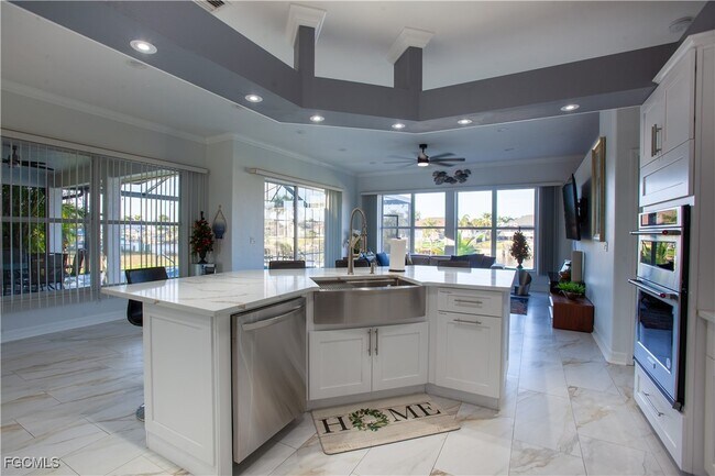 Building Photo - 2549 SW 38th St