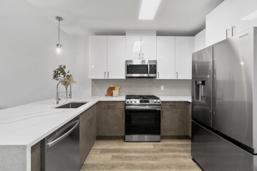 Building Photo - 412 Whiton