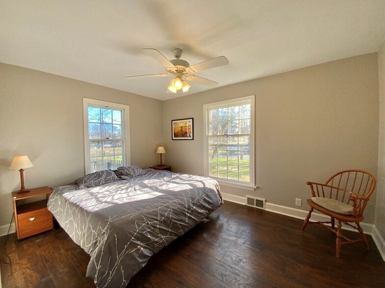 Building Photo - 1194 Woodland Rd