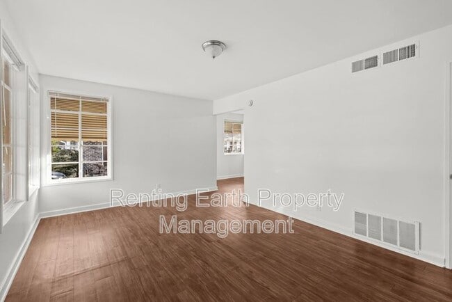 Building Photo - 620 Annie Laura Dr