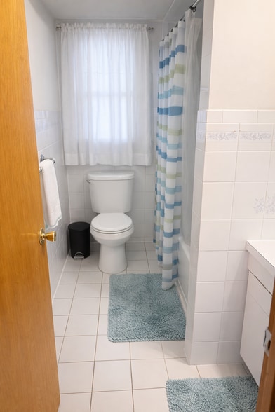 Building Photo - 60 Chambers St