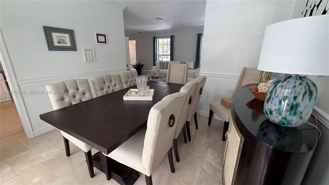 Building Photo - 5920 Maynada St