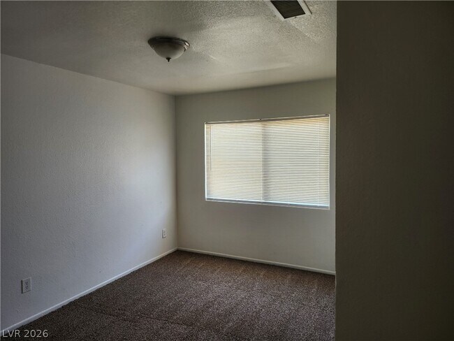 Building Photo - 3437 E Cheyenne Ave