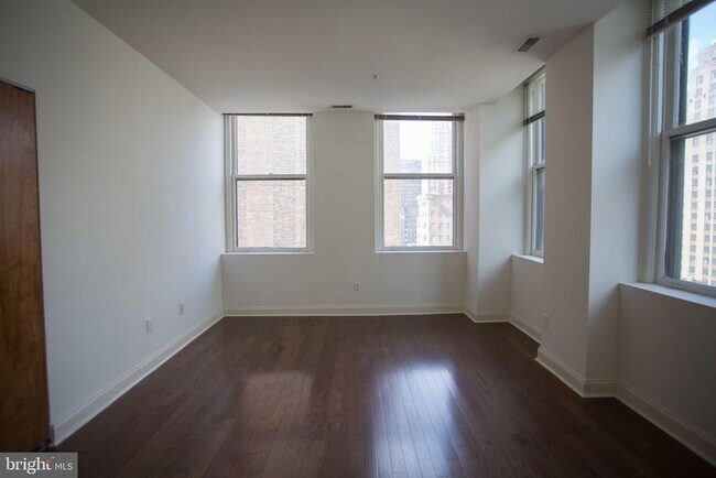 Building Photo - 1600 Walnut St