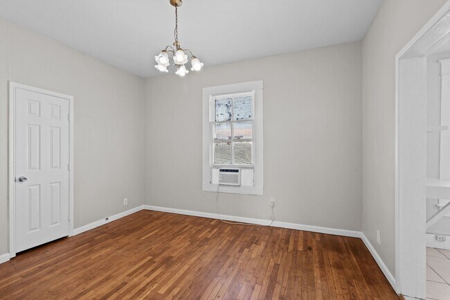 Building Photo - 4020 Avenue O 1/2