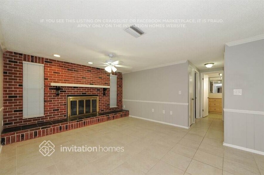 Building Photo - 8701 Lincolnshire Dr