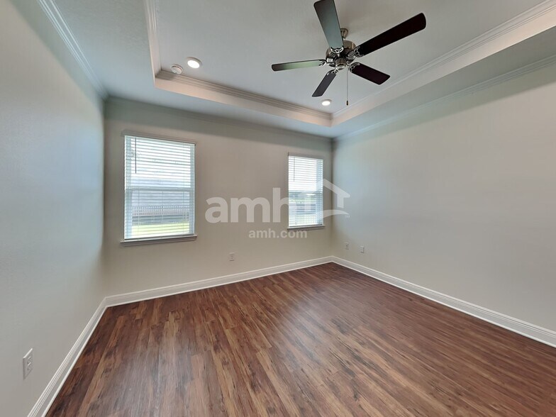 Building Photo - 14605 Cedar Ml Dr