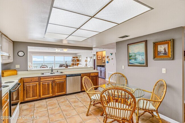 Building Photo - 403 Jimmy Buffett Mem Hwy