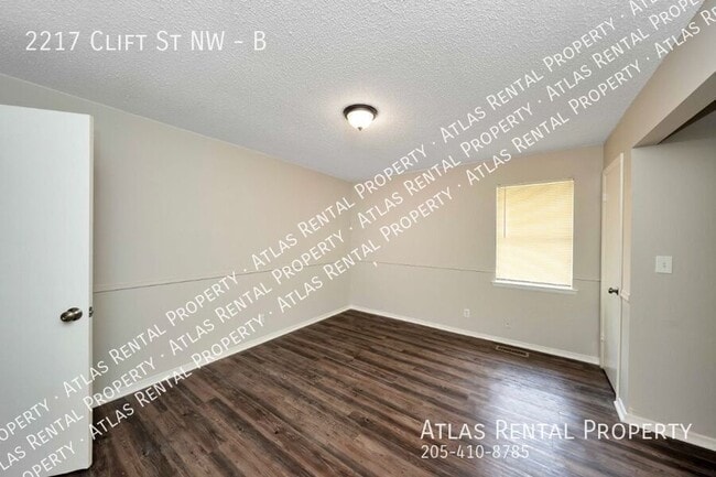 Building Photo - 2217 Clift St NW