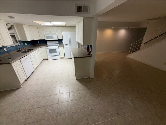 Building Photo - 5005 Georgi Ln