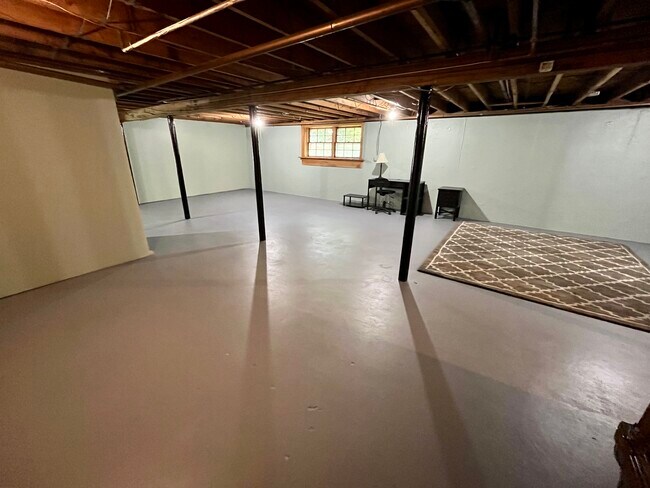 Building Photo - 88 Towerview Dr