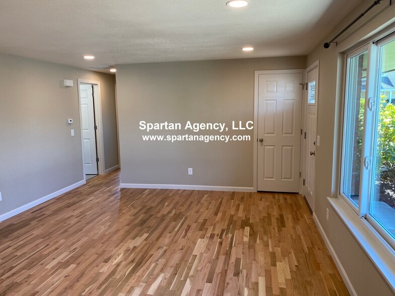 Building Photo - 1305 23rd St NW