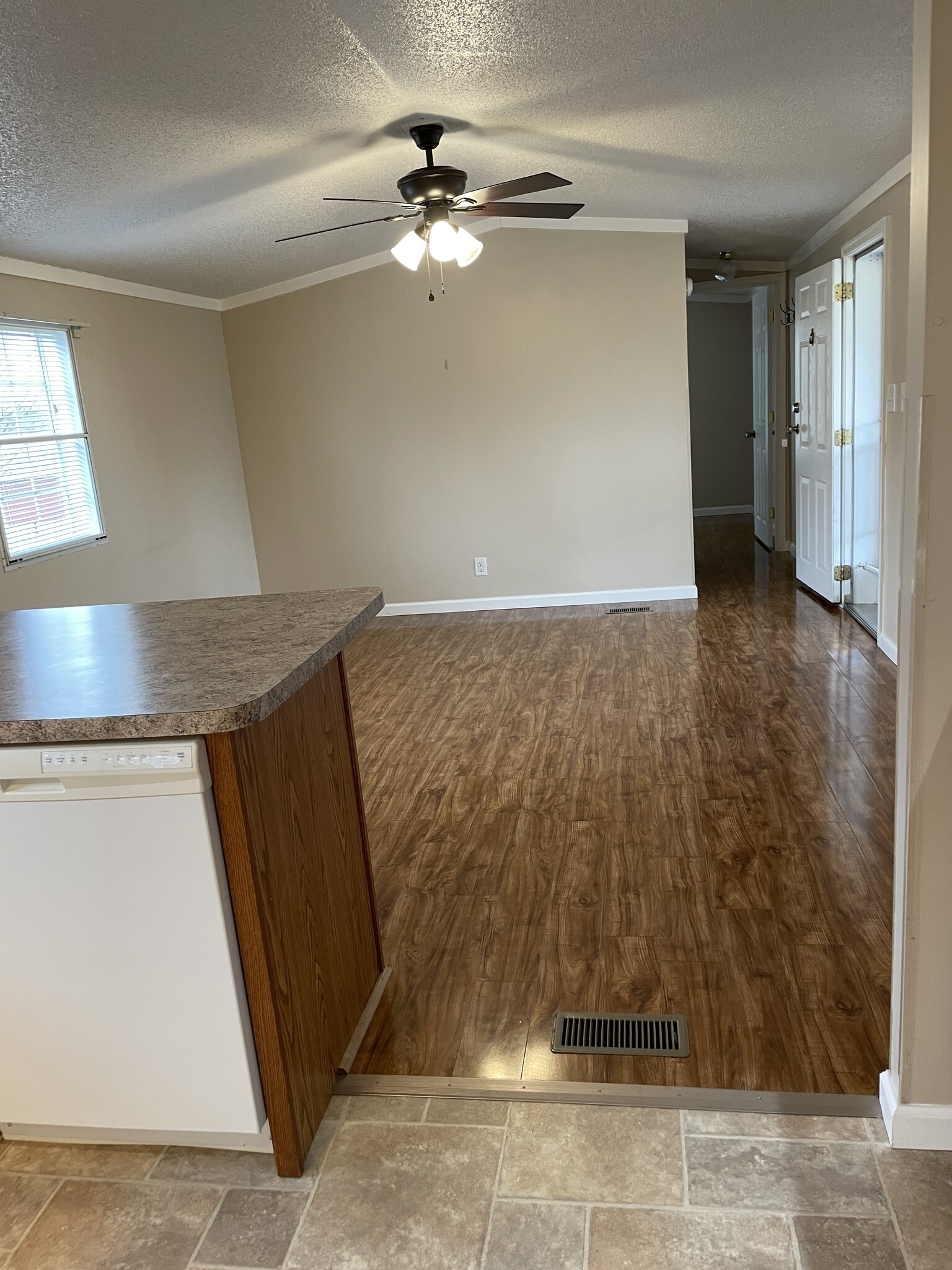 Living room - 2352 Saint Andrews Dr