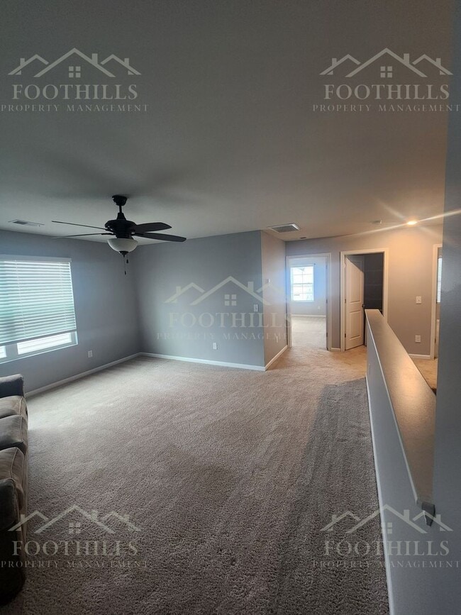 Building Photo - 18 Chalet Ct