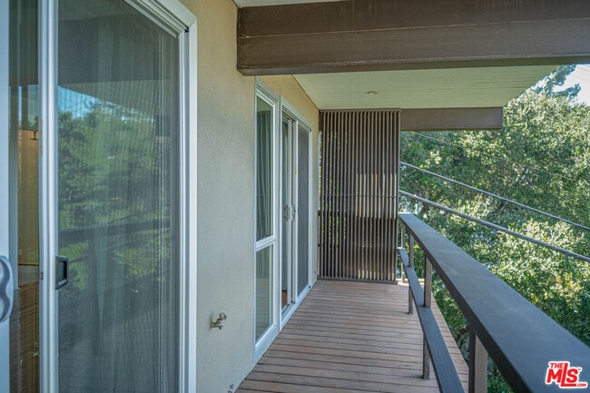 Building Photo - 8895 Appian Way