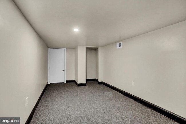 Building Photo - 426 N Belnord Ave