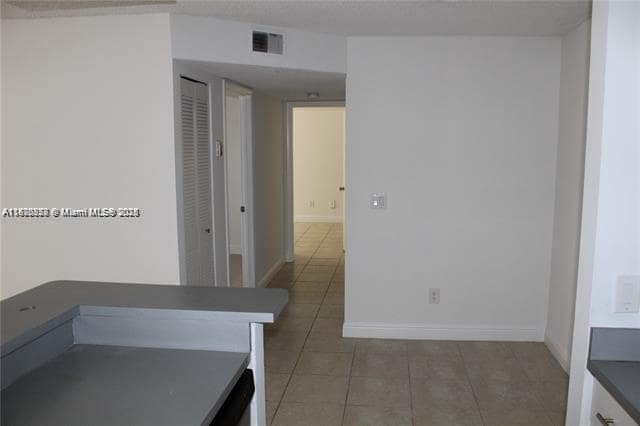Building Photo - 1247 SW 46th Ave