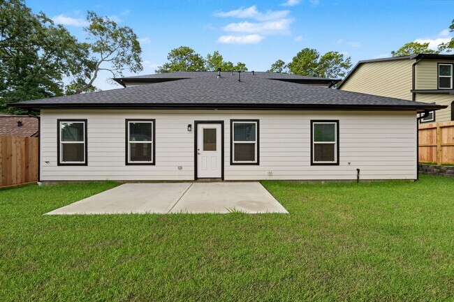 Building Photo - 117 Sun City Ln