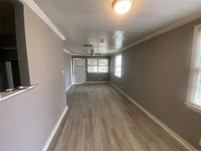 Building Photo - 3220 Doris Cir