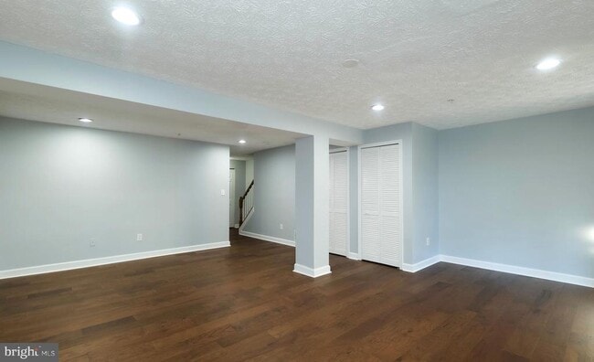 Building Photo - 3317 Hibiscus Ct