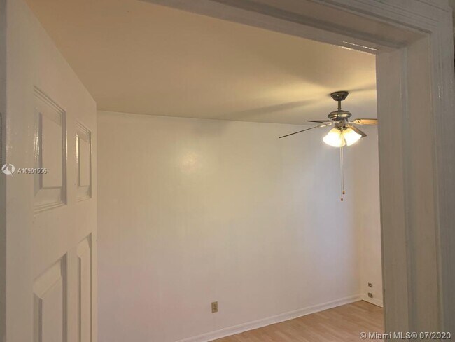 Building Photo - 2499 River Reach Dr