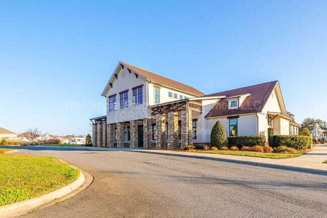 Building Photo - 7214 Waterwheel St SW