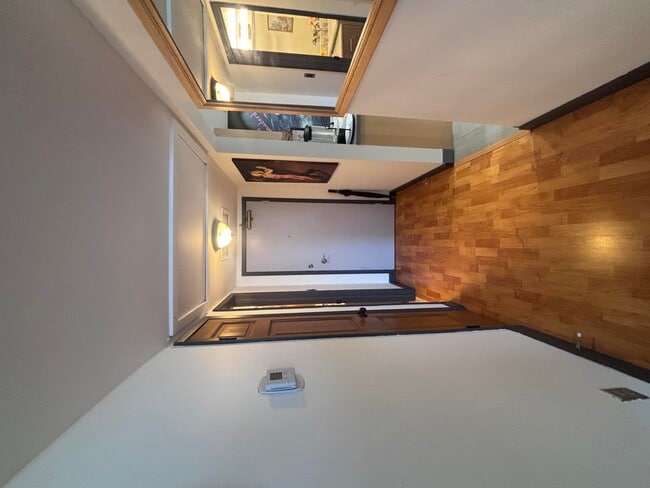 Building Photo - 336 N Birch Rd