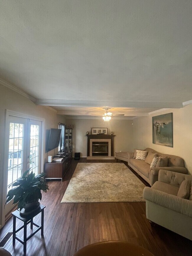 Building Photo - Cypress Point